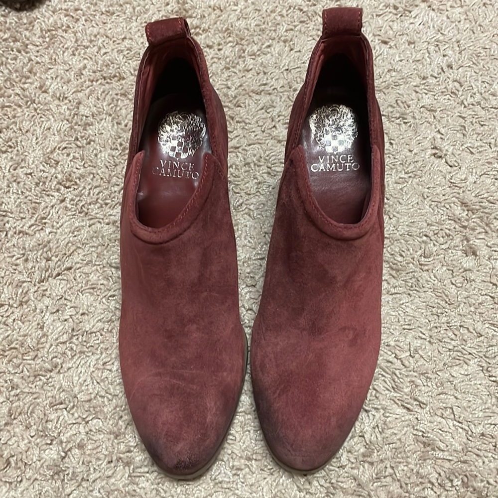 Vince Camuto burgundy booties.  Never been worn out.